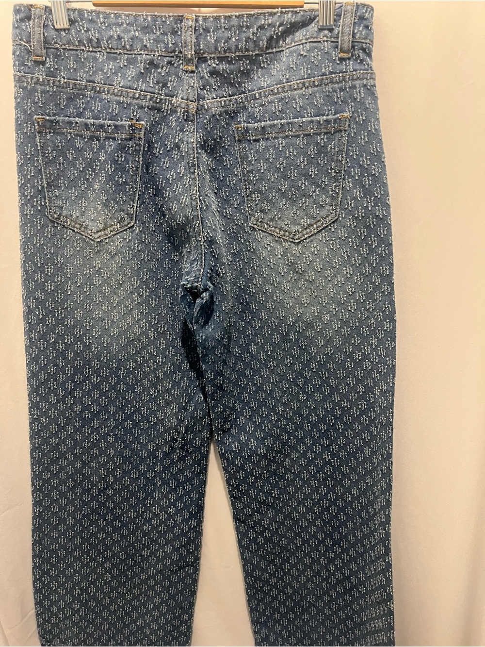 PrettyLittleThings Patterned Relaxed Jeans - Picture 4 of 4